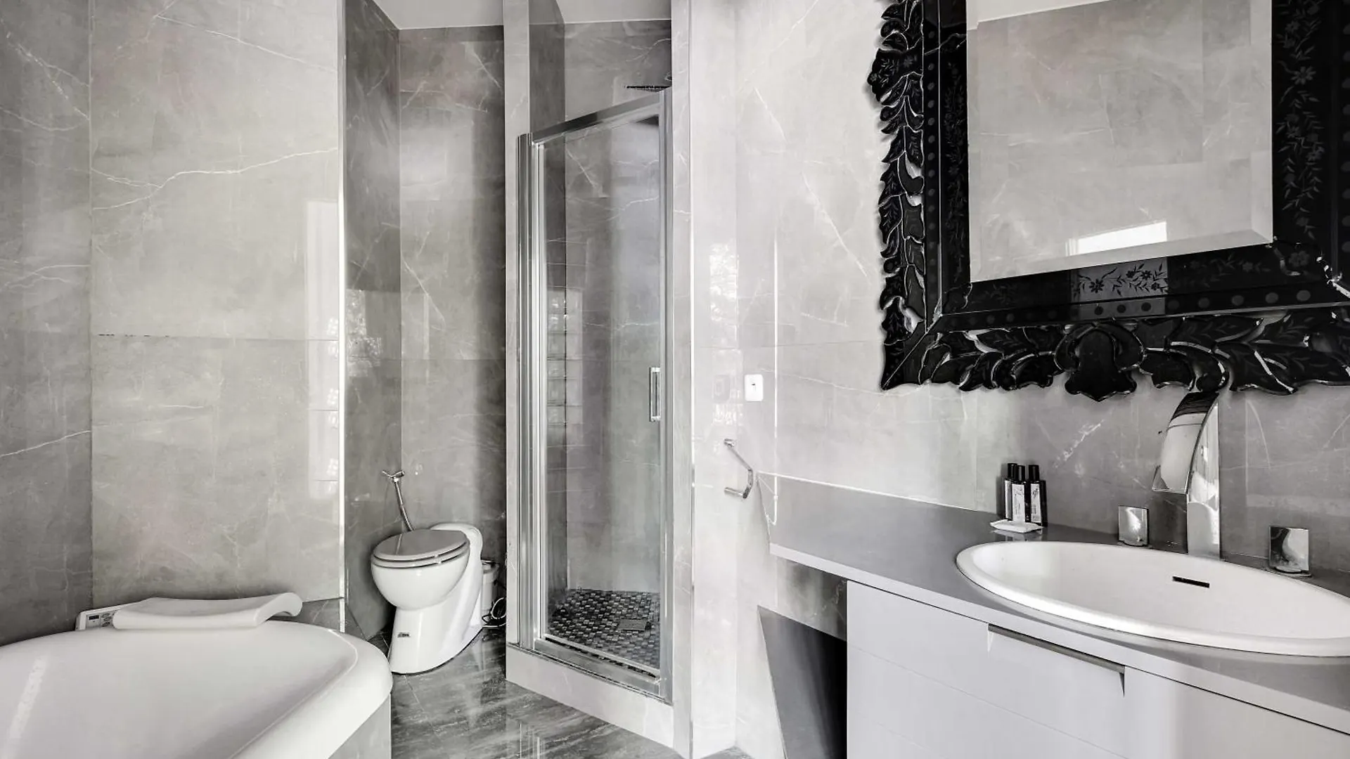 Magnificent Appt - 2bd For 4p - Close Champs-elysees & Pont De L'alma * Parijs