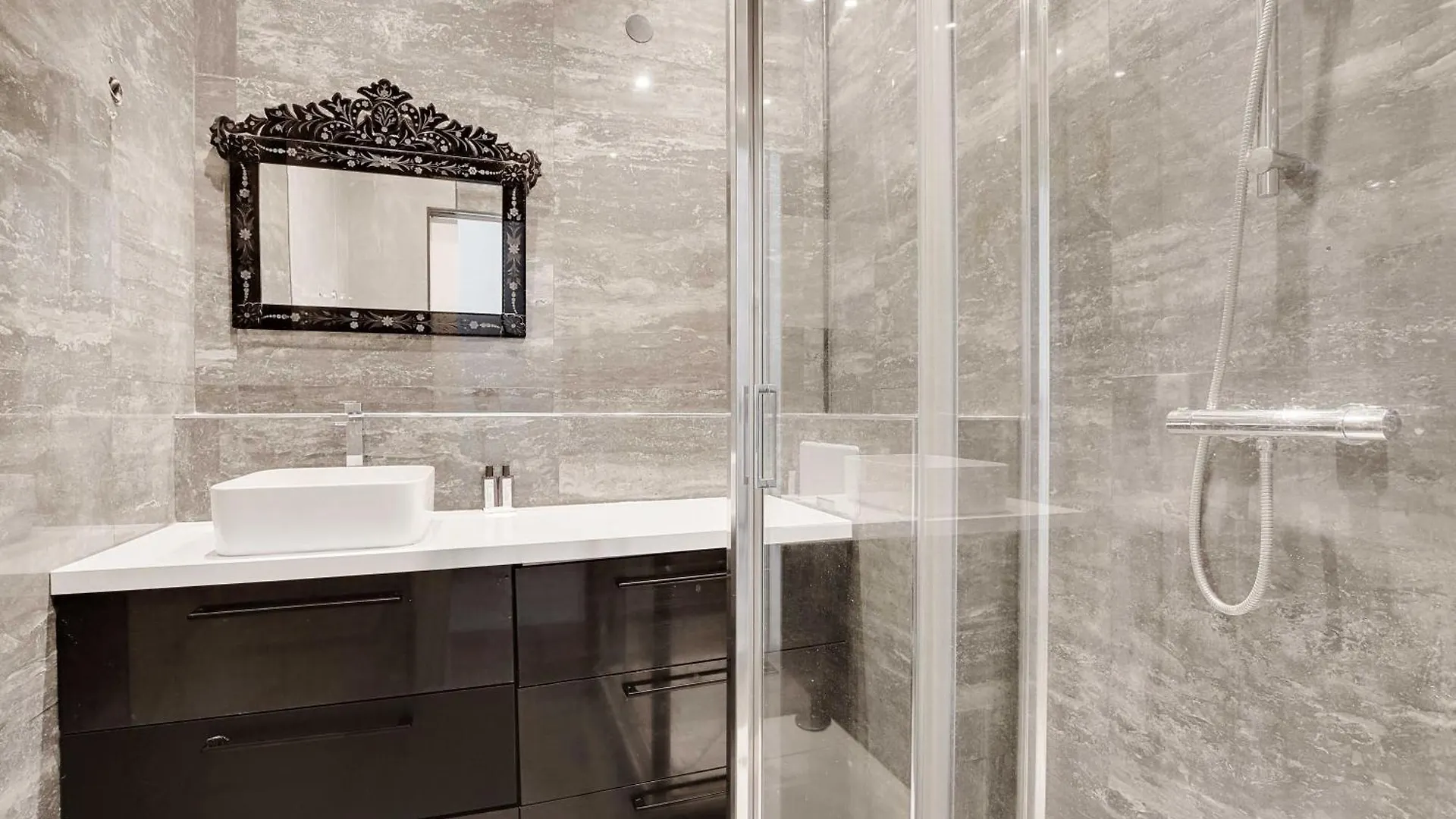 Magnificent Appt - 2bd For 4p - Close Champs-elysees & Pont De L'alma * Parijs