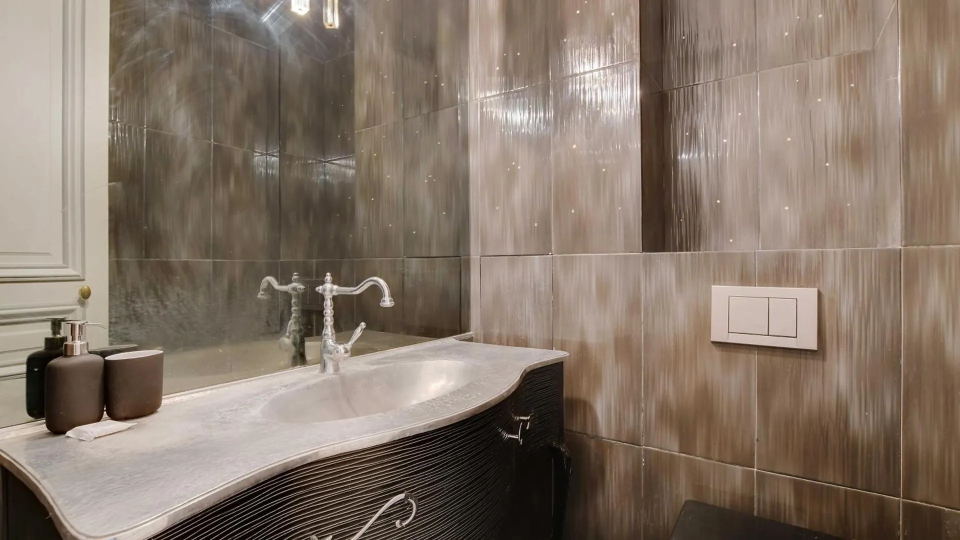 Apartment Magnificent Appt - 2bd For 4p - Close Champs-elysees & Pont De L'alma Paris